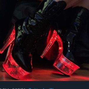 Size 9 glossy flashdance pleasers